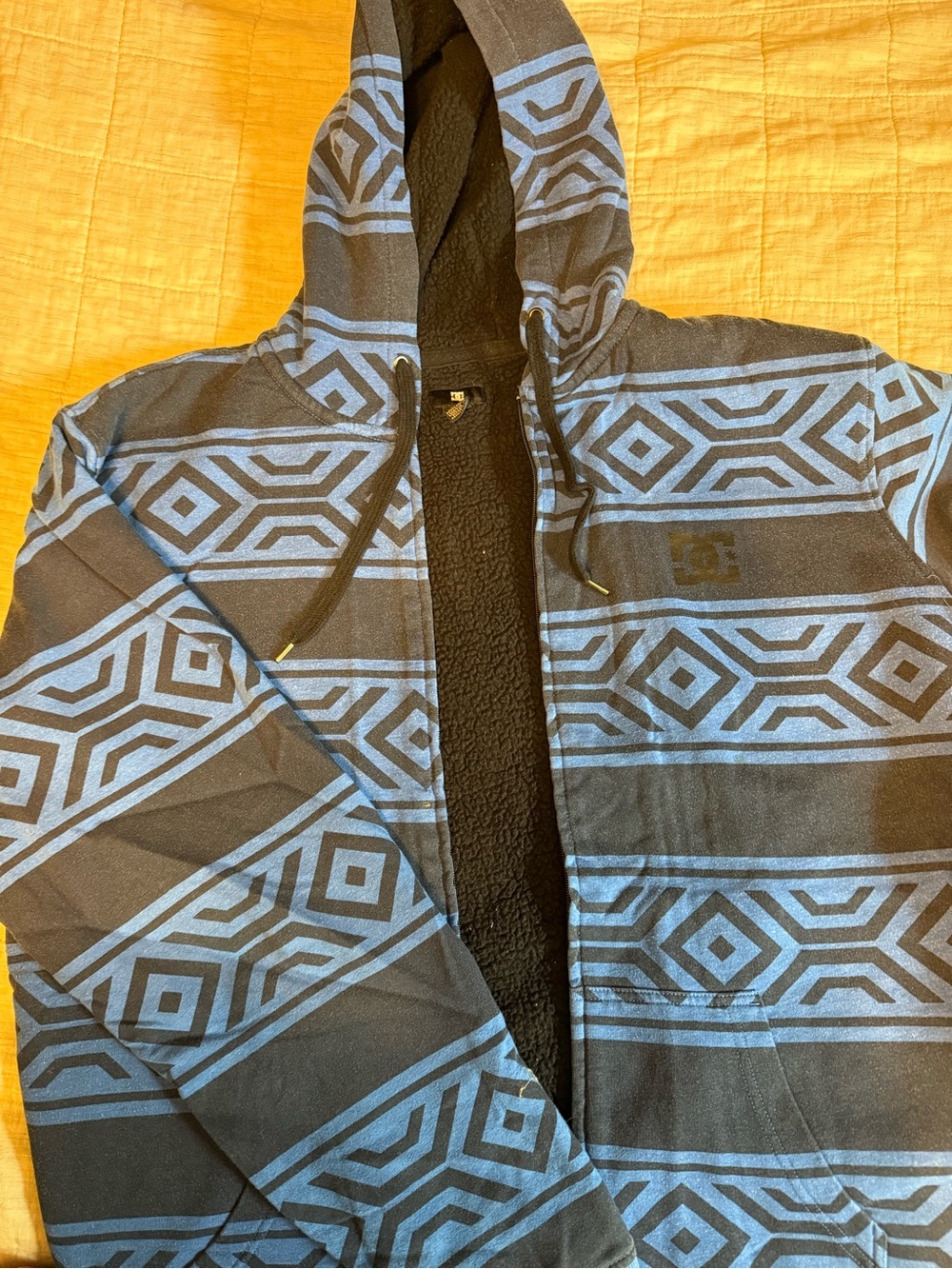 DC Shoes Sherpa Lined Full Zip Hoodie Blue Black Geometric Print Men’s Size XL